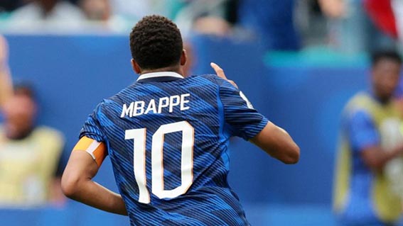 Mbappe Pecahkan Rekor Gol Piala Dunia Sepanjang Masa Kylian Mbappe kini memegang rekor pencetak gol terbanyak sepanjang masa di Piala Dunia.(foto:mb/ist)