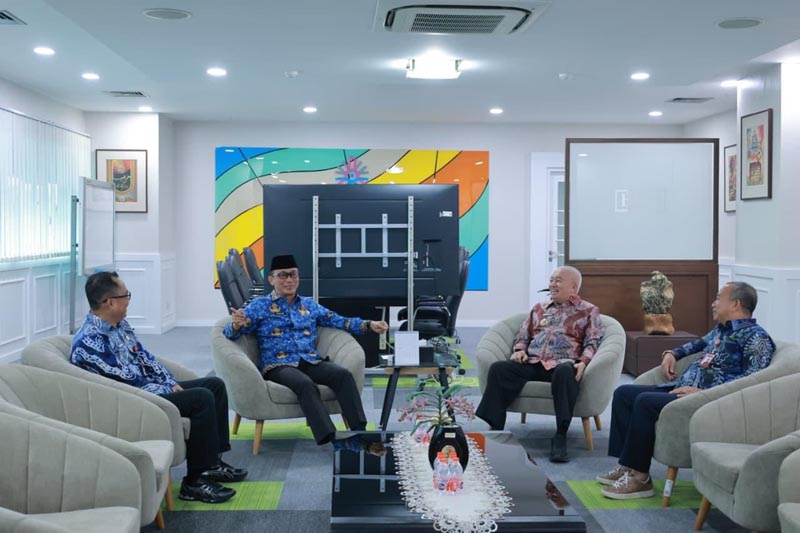 Gubernur : Pemprov Kalsel Segera Terapan Sistem Manajemen Gubernur Kalimantan Selatan, H Muhidin saat melakukan pertemuan dengan Kepala Badan Kepegawaian Nasional (BKN), Prof Zudan Arif Fakrulloh, di Jakarta