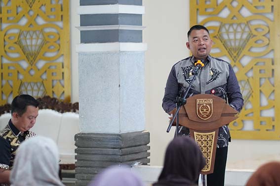 KPRI Banjar Gelar RALB SEKDA Kabupaten Banjar H Yudi Andrea memberikan arahan saat membuka Rapat Anggota Luar Biasa (RALB) Koperasi Pegawai Republik Indonesia (KPRI) Barakat Mandiri Sejahtera KORPRI Kabupaten Banjar.(foto:mb/ist)