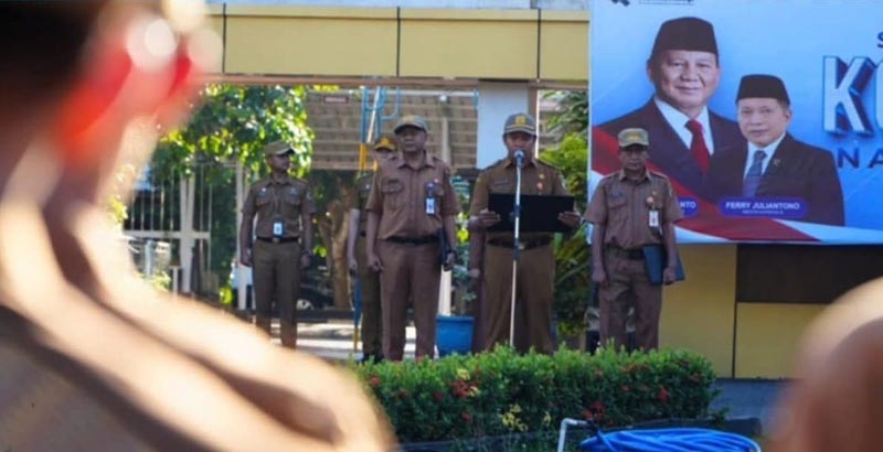 Sekwan Ajak ASN Jalankan Kewajiban Sebagai Abdi Negara Sekretaris DPRD Kabupaten Tanah Laut (Tala), Gentry Yuliantono saat memimpin apel pagi.