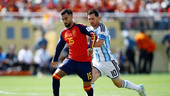 Alex Baena: Pemain Pertama Menang Euro, Olimpiade, dan Piala Dunia Alex Baena mengantarkan Spanyol juara Piala Dunia 2026.(foto:mbv/web)