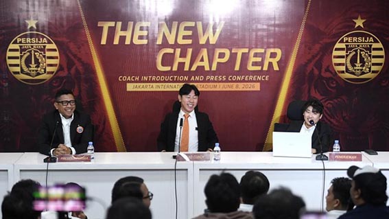 Persija Bantah Shin Tae Yong Disanksi Federasi Korea 10 Tahun Persija mengonformasi bahwa Shin Tae Yong (tengah) tidak disanksi 10 tahun oleh KFA.(foto:mb/ant)