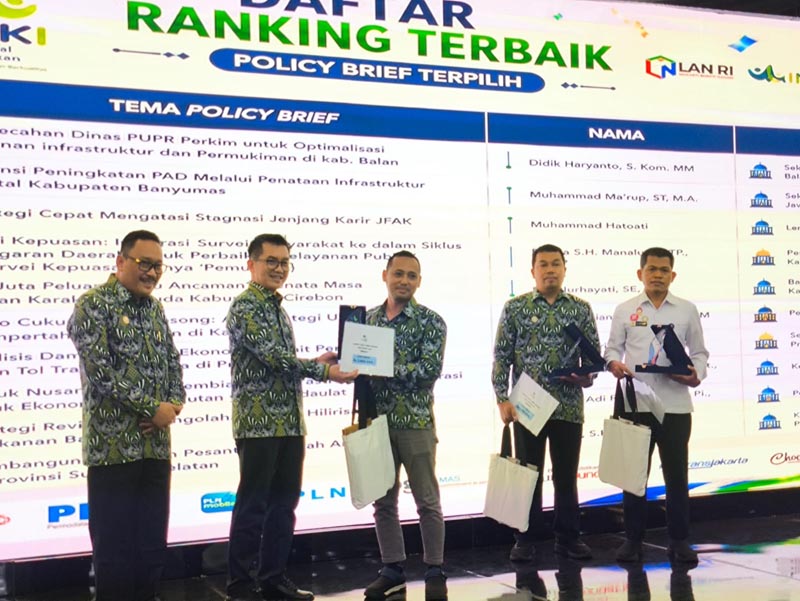 Balangan Juara Analis Kebijakan Ahli Muda Sabet Peringkat 1 Nasional INAKI Award 2026 KOLABORASI-Polres Balangan dan Insan Pers Perkuat Kolaborasi, Wujudkan Informasi Berkualitas untuk Masyarakat. (foto:mb/ida)