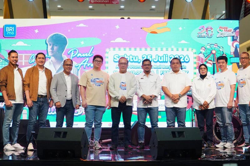 Bank Kalsel Syariah Ajak Masyarakat Bagikan Kisah Impian Haji Lewat Lomba Video Reels Berhadiah Sekretaris Daerah Kota Banjarmasin Ichrom Muftezar menghadiri acara puncak peringatan HUT ke-20 Duta Mall Banjarmasin. (foto:mb/ist)
