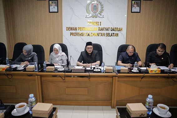 Dewan Siap Kawal Posyandu 6 SPM KOMISI I DPRD Kalsel saat rapat bersama Dinas PMD Kalsel, Selasa (28/7) siang. (Foto:mb/edoy)