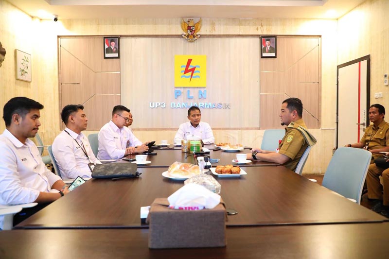 Pemko Banjarmasin Audiensi dengan PLN UP3 Banjarmasin Sekretaris Daerah Kota Banjarmasin, Ichrom Muftezar, melakukan audiensi ke Kantor PT PLN (Persero) UP3 Banjarmasin. (foto:mb/ist)