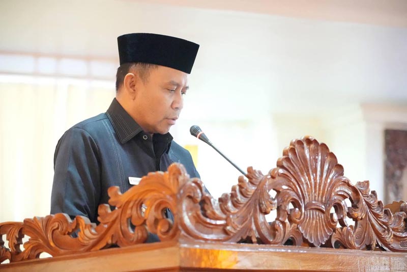 Program Pembangunan Berorientasi Pada Hasil RAPAT PARIPURNA- Bupati Tapin H Yamani saat penyampaian KUA dan PPAS dalam rapat paripurna DPRD Kabupaten Tapin. (foto;mb/herman)