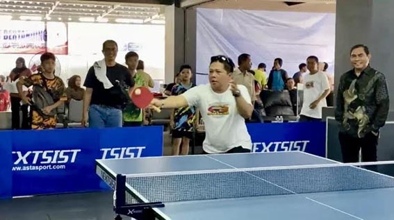 Turnamen Tenis Meja Terbuka DPRD Kalsel Ke-VI Resmi Dibuka Pembukaan Turnamen Tenis Meja DPRD Kalsel ke-VI Tahun 2026 di Banjarmasin.(Foto:mb/rds)