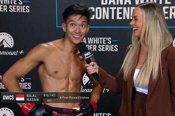 CEO UFC tak Sabar Menantikan Petarung Indonesia Bilal Hasan Diwawancara - Petarung Indonesia Bilal Hasan diwawancara setelah menang TKO 45 detik atas petarung India Mridul Saikia pada ajang Dana White's Contender Series (DWCS) Season 10 di Meta Apex, Las Vegas, Rabu WIB.(foto:mb/web)