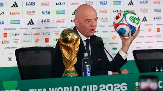 Wakil Presiden FIFA: Hati-hati Kalau Mau Melengserkan Infantino Gianni Infantino jadi objek pembicaraan setelah mengutarakan proposal penjualan saham Piala Dunia.(foto:mb/web)