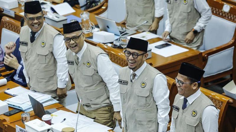 Pemerintah Usul BPIH Rp107 Juta per Jemaah MENTERI Haji dan Umrah Mochammad Irfan Yusuf dan stafnya saat menghadiri Rapat Kerja Kemenhaj bersama Komisi VIII DPR RI.