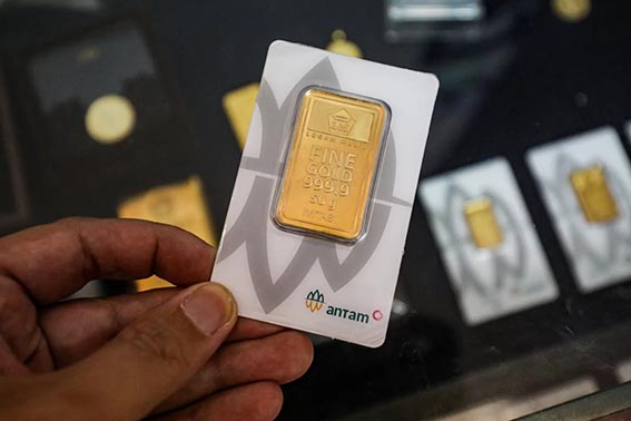 Harga Emas Antam Meroket Rp80 Ribu Jadi Rp2,725 Juta EMAS ANTAM MEROKET - Harga emas batangan Antam meroket Rp80 ribu menjadi Rp2,725juta per gram dibandingkan harga pada Rabu yang berada di level Rp2,645 juta per gram.(foto:mb/ant)
