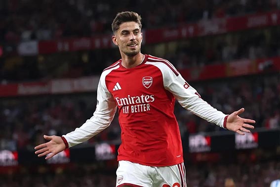 Arsenal Buka Liga Inggris dengan Kemenangan atas Coventry City 3-0 Merayakan Keberhasilan - Penyerang Arsenal Kai Havertz merayakan keberhasilannya mencetak gol ke gawang Coventry City pada pertandingan Liga Inggris di Stadion Emirates, London.(foto:mb/web)