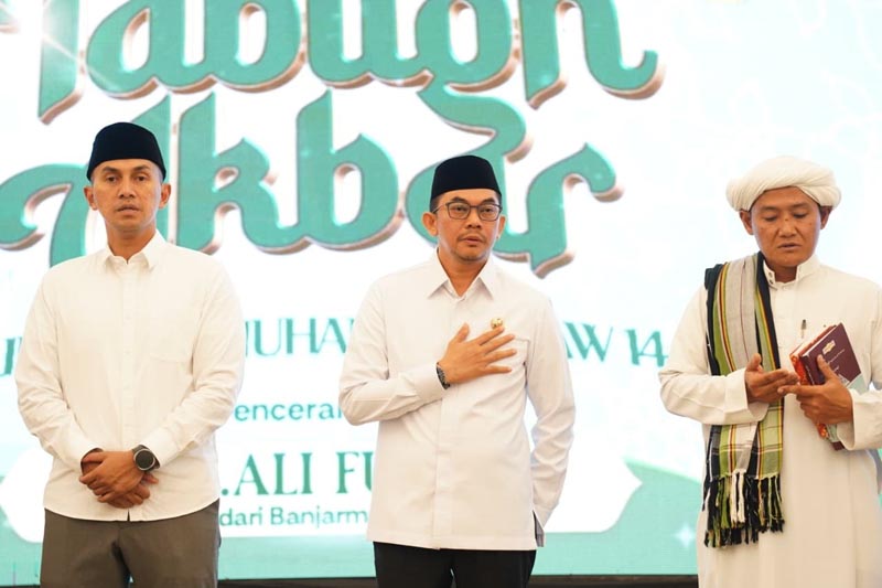 Maulid Nabi Momentum Perkuat Nilai Keteladanan dan Persatuan TABLIQ AKBAR-Bupati Andi Rudi Latif pada kegiatan Tablik Akbar dalam rangka memperingati Maulid Nabi Besar Muhammad SAW 1448 Hijriah, di Masjid Al-Falah, Simpang Empat. (foto:mb/ist)