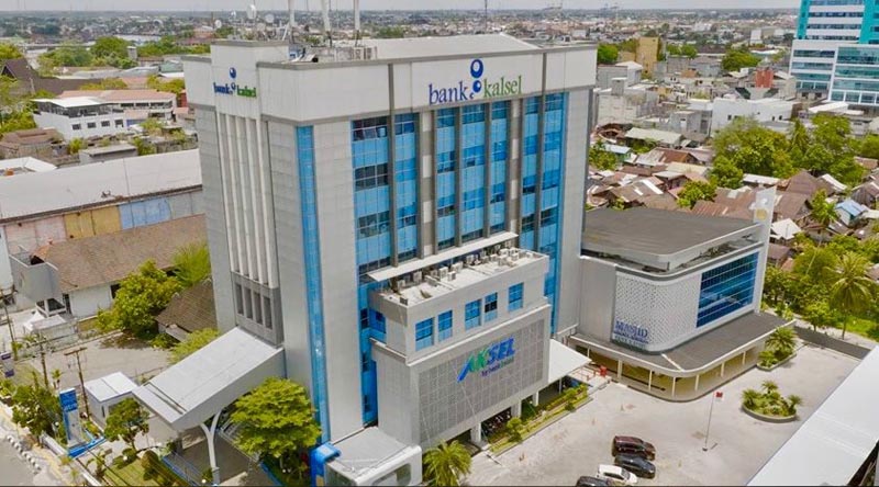 Bank Kalsel Tegaskan Komitmen Transparansi dan Tata Kelola Gedung Bank Kalsel