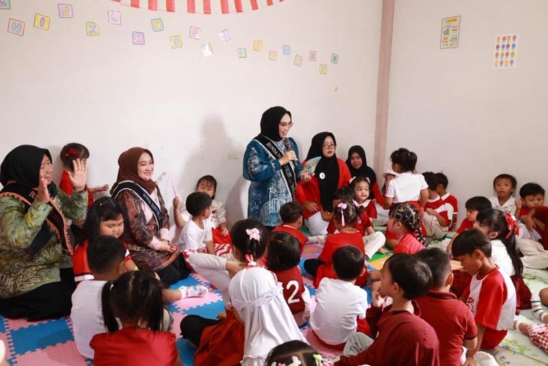 Andi Irmayani Rudi Latif Ajak Anak TK Syiona Terapkan Hidup Sehat EDUKATIF-Kegiatan edukatif dan menyenangkan. (foto;mb/ist)