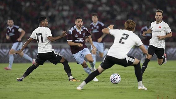 Unai Emery Tak Kaget Villa Gagal Pesta Gol di Indonesia Aston Villa tidak bisa menang dengan pesta gol melawan tim yang baru dibentuk sehari, Indonesia All Stars.( Foto: mb/CNNI)