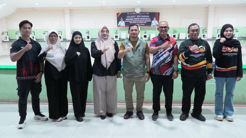 Pemkot Dorong Regenerasi Atlet Kejuaraan Cabang Olahraga Menembak Wali Kota Cup Tahun 2026 yang secara resmi dibuka oleh Sekretaris Daerah Kota Banjarmasin, Ichrom Muftezar. (foto:mb/ist)
