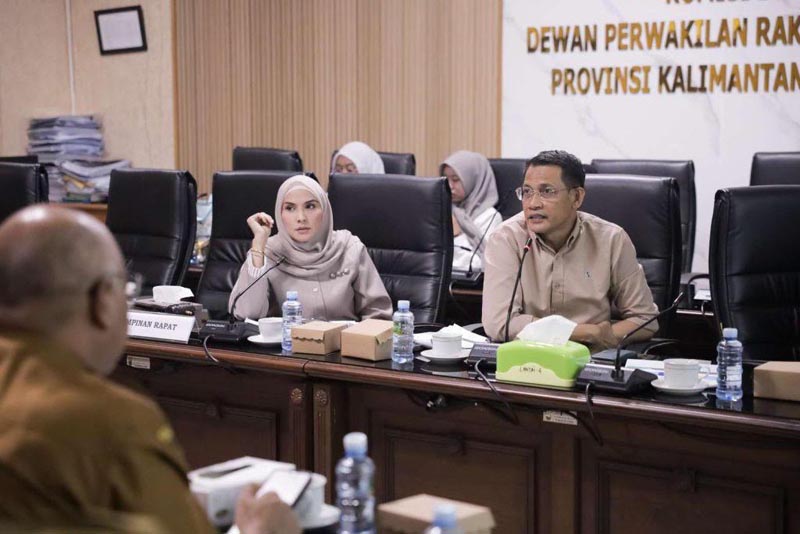Komisi III dan Dinas ESDM Bahas Anggaran Perubahan TA 2026 Komisi III DPRD Provinsi Kalsel menggelar rapat bersama Dinas Energi Dan Sumber Daya Mineral Provinsi Kalsel. (foto:mb/rds)