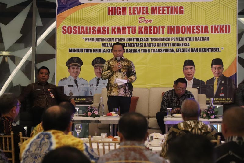 Bupati Tapin Buka Kegiatan Sosialisasi SOSIALISASI-Bupati Tapin H Yamani saat membuka kegiatan sosialisasi KKI yang dihadiri pimpinan SOPD dilingkungan Pemkab Tapin. (foto:mb/herman)