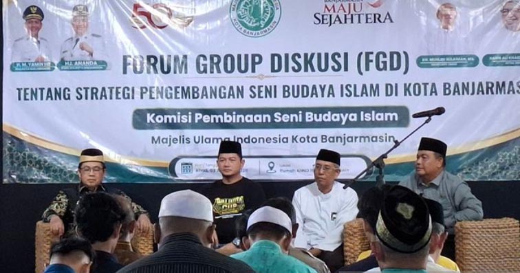 MUI Beri Perhatian Pengembangan Seni Budaya Islam MUI Kota Banjarmasin gelar Forum Grup Diskusi (FGD) tentang strategi pengembangan seni budaya Islam dengan menghadirkan narasumber mantan Walikota Banjarmasin H Ibnu Sina dan penggiat seni budaya Madihin Kalsel, Ahmad Sya'rani di Rumah Anno 1925 di Siring Piare Tendean Banjarmasin, Minggu.(foto:mb/ist)