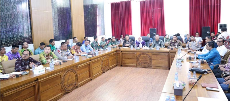 Tanah Bumbu Perkuat Kesiapsiagaan Hadapi Karhutla dan Bencana Hidrometeorologi POS LAPANGAN-Kegiataan Rapat Koordinasi dan Aktivasi Pos Komando serta Pos Lapangan yang digelar di Aula Kantor Badan Penanggulangan Bencana Daerah (BPBD) Kabupaten Tanah Bumbu