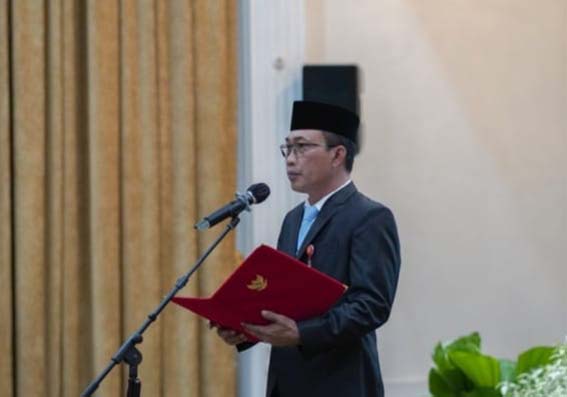 Pemko Lantik Pejabat Fungsional SEKDA Kota Banjarbaru Sirajoni saat memberikan amanat kepada para pejabat fungsional yang dilantik.(foto:mb/ist)