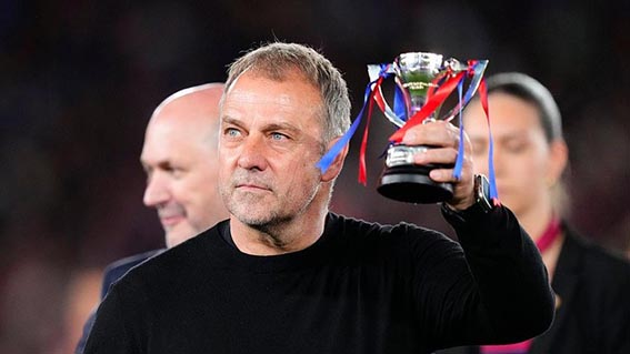Flick Jangan Sampai Terpengaruh Psywar Mourinho Pelatih Barcelona, Hansi Flick.(foto:mb/web)