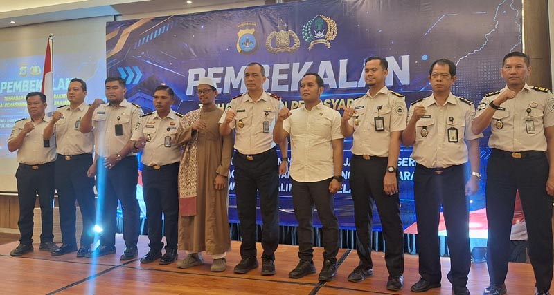 Pulihkan Kesadaran Hukum Polda Kalsel Gandeng Bapas Kelas I Banjarmasin Panit I Subdit Kamneg Iptu Jimmy Hasiholan Saragi, S.H., M.H., dan dihadiri Kepala Bapas Kelas I Banjarmasin Pembina Utama Muda,Nirhono Jatmokoadi Amd.IP, S.H., M.H. (foto:mb/rds)
