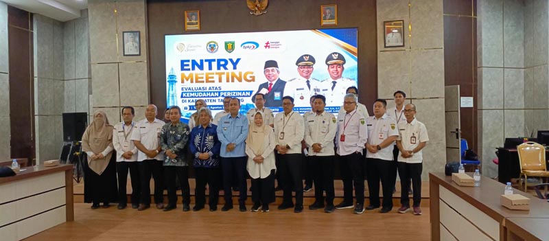 Pemkab Tabalong dan BPKP Evaluasi Perizinan Perkebun Wakil Bupati Tabalong, Habib Muhammad Taufani Alkaf Bersama Jajaran Pada Entry Meeting Kemudahan Perizinan. (foto:mb/yan)