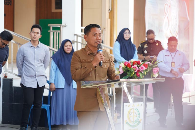 Awal September, 500 Paket Pasar Murah Disiapkan Wali Kota Banjarmasin, HM Yamin HR saat Bazar Pasar Murah. (foto:mb/ist)