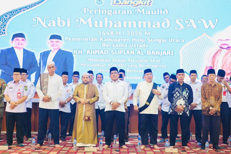 Teladani Akhlak Rasulullah, Bupati Jani Dorong ASN Berintegritas dan Profesional MAULID- Bupati HSU Sahrujani hadiri acara Maulid Nabi Muhammad Saw di Gedung Abdul Wahid. (foto:mb/yusuf)