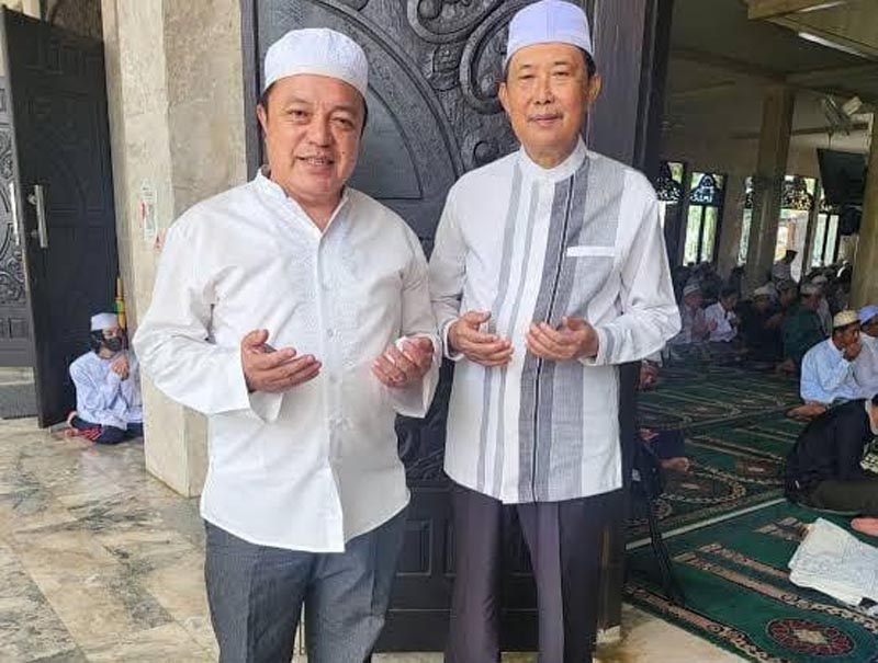 Rosehan: Rudy Ariffin Sangat Paham Tata Kelola Pemerintahan KENANGAN - Foto kenangan Rosehan NB bersama almarhum Rudy Ariffin saat menghadiri acara keagamaan di salah satu masjid di Banjarmasin. Keduanya sosok ini pernah bersama memimpin Kalsel pada periode 2005-2010.