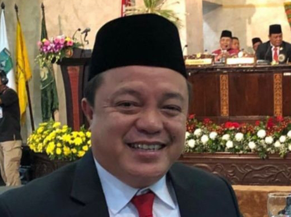 Rosehan Soroti Kondisi Penerangan Jalan Gubernur Soebarjo HM Rosehan NB.(foto:mb/ist)