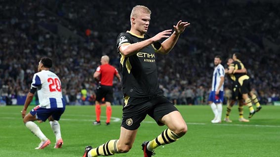 Brace Haaland Menangkan The Sky Blues 2-0 Merayakan Gol - Erling Haaland dari Manchester City merayakan gol kedua timnya dalam pertandingan Fase Liga Liga Champions UEFA 2026/27 (Matchday 1) antara FC Porto dan Manchester City di Estadio do Dragao pada 8 September 2026.(foto:mb/web)