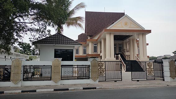 Wawali Hj Ananda Resmi Tempati Rumah Dinas RUMAH Dinas Wakil Walikota Banjarmasin dengan desain khas suku Banjar yakni rumah gabungan bala laki dan gajah manyusu ini, kini ditempati Hj Ananda dan keluarga.(foto:mb/ist)