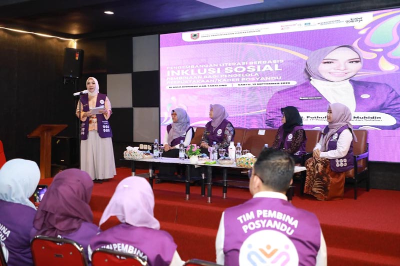 Hj Fathul Jannah Dorong Perpustakaan Desa Hadir Ketua Tim Pembina (TP) Posyandu Provinsi Kalimantan Selatan, Hj Fathul Jannah Muhidin saat menyampaikan sambutan pada kegiatan Transformasi Perpustakaan Berbasis Inklusi Sosial di Aula Dispersip Kabupaten Tabalong