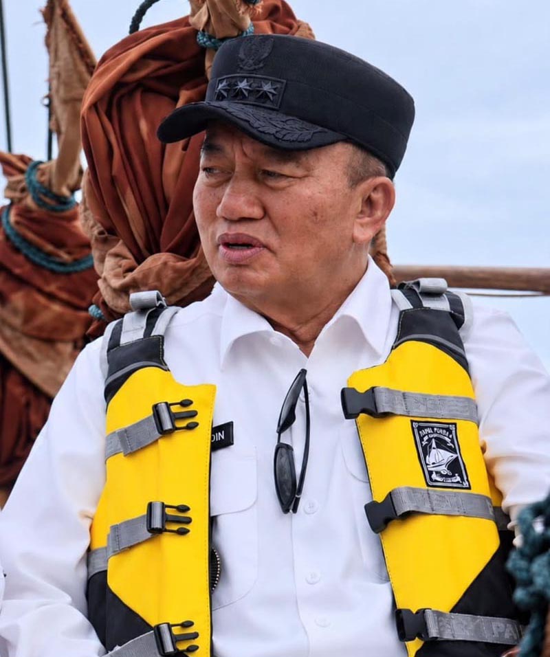 Gubernur Berikan Penghargaan Terima Deviden PT Bangun Banua
