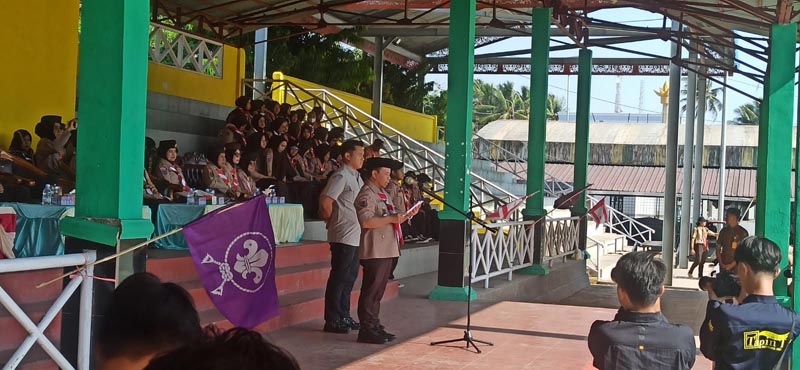 Lomba Tk III Gerakan Kwartir Cabang Pramuka Tapin Dibuka PRAMUKA- Bupati Tapin H Yamani saat menjadi pembina upacara peringatan hari Pramuka ke 65 di kabupaten Tapin. (herman)