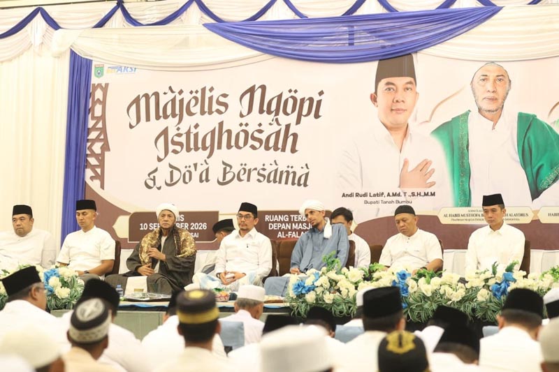 Pemkab Tanah Bumbu Gelar Istighosah Hadapi Kemarau dan Karhutla DOA BERSAMA-Istighosah dan doa bersama dalam rangka memohon kemudahan menghadapi musim kemarau dan karhutla. (ist)