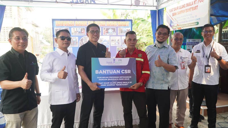 Komposter dan Budidaya Lele Jadi Inovasi Warga Sungai Andai Wali Kota Banjarmasin, H. Muhammad Yamin HR, saat menghadiri peresmian fasilitas komposter sampah dan budidaya ikan lele melalui program Corporate Social Responsibility (CSR) Bank Kalsel di Jalan Sungai Andai, Jeruk Purut 9, Kelurahan Sungai Andai.ist