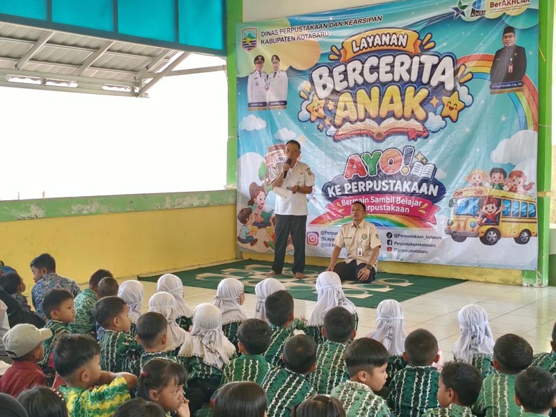 Jajaran Pemkab Hadiri Peringatan Maulid Nabi Muhammad SAW 1448 Hijriah MAULID-Pemerintah Kabupaten Kotabaru menghadiri Peringatan Maulid Nabi Muhammad SAW 1448 H/2026 M, di Masjid Jami Baitul Abrar berlangsung khidmad dan penuh suasana religius. (ebet)