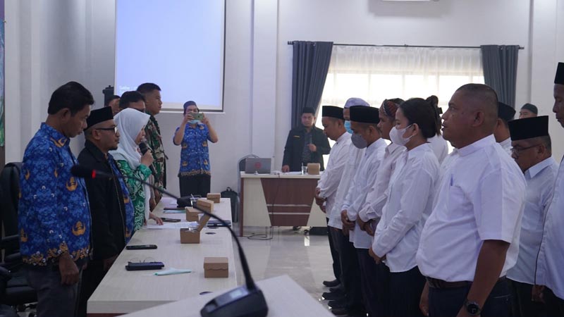 Didorong Perkuat Komunikasi dan Kerukunan Antarumat Beragama PENGURUS-Pengukuhan 13 Pengurus FKUB Kecamatan Tebing Tinggi periode 2026-2031 di Aula Kantor Kecamatan Tebing Tinggi. (ist)