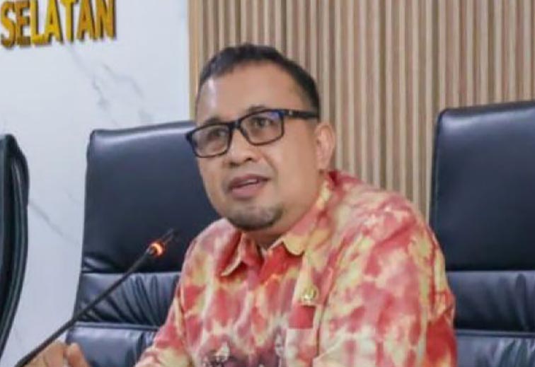 Dewan prihatin Gubernur Ikut Semprot Karhutla ANGGOTA Komisi III DPRD Kalsel H Ardiansyah saat rapat Komisinya bersama Bappeda provinsi setempat di Banjarmasin, Selasa (22/9). (Foto:mb/ant/hms setwan kalsel)