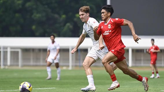 John Herdman Revisi Skuad, Ini Daftar 23 Pemain Timnas Luke Vickery (kiri) dan Rizky Eka Pratama masuk dalam daftar pemain Timnas Indonesia jelang FIFA ASEAN Cup 2026.(foto;mb/ant)