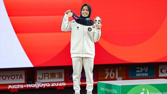 Luluk Diana Raih Perunggu Angkat Besi 49kg Putri Luluk Diana Tri meraih medali perunggu angkat besi 49kg putri Asian Games 2026 di Nagoya, Rabu (23/9).(foto:mb/ant)