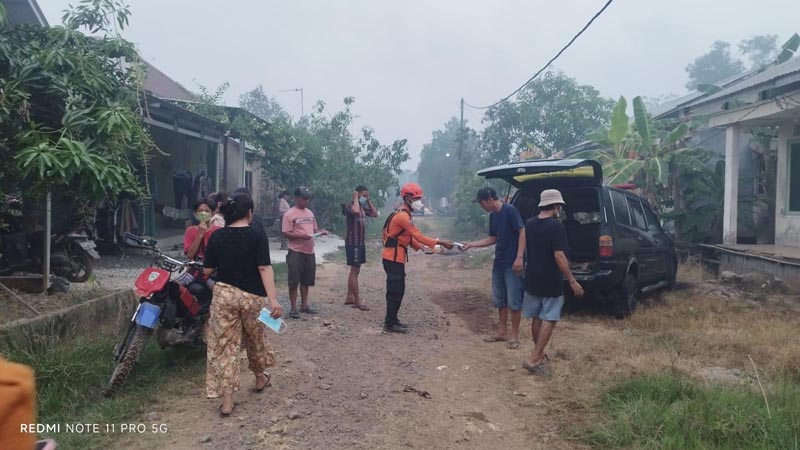 BPBD Banjarmasin Terjun Padamkan Karhutla di Banjar dan Batola Badan Penanggulangan Bencana Daerah (BPBD) Kota Banjarmasin turut mengerahkan personel guna membantu penanganan kebakaran hutan dan lahan (karhutla) .IST