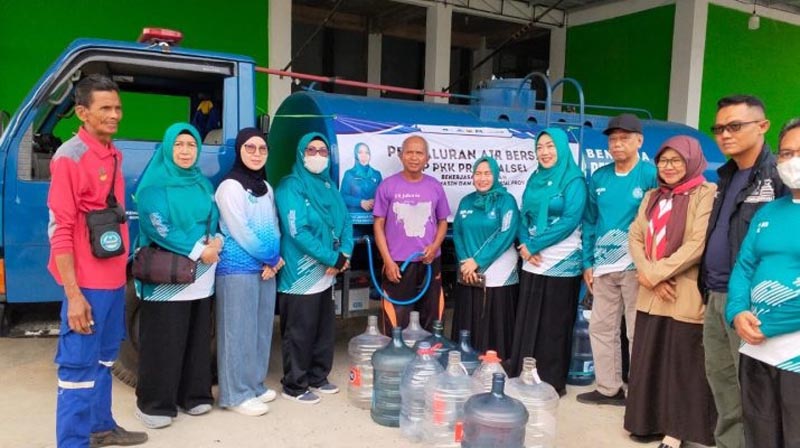 TP PKK Salurkan Bantuan Air Bersih Untuk Warga Terdampak Kekeringan KELUHAN-DPRD tanggapi keluhan warga Dadap terkait kinerja Pemdes. (ant)