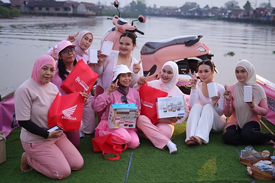 Pengalaman Healing Unik Komunitas Pecinta Honda KOMUNITAS HONDA - PT Trio Motor Honda terus menghadirkan aktivitas kreatif yang mendekatkan produk Honda dengan komunitasnya.(foto:mb/ist)