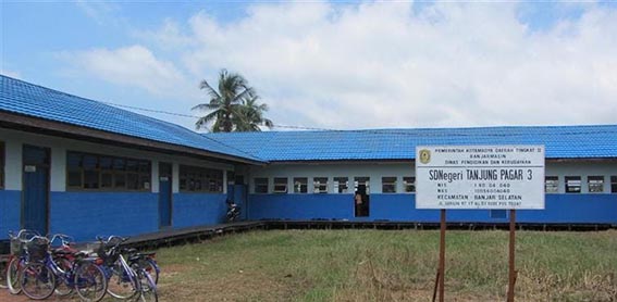 Terdampak Asap, Guru SDN Tanjung Pagar 3 Meninggal Dunia SDN Tanjung Pagar 3, Kecamatan Banjarmasin Selatan melaksanakan pembelajaran jarak jauh (PJJ) karena terdampak kabut asap akibat kebakaran hutan dan lahan (karhutla).(foto:mb/ist)